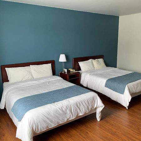 Motel Le Rond Point Metabetchouan Dış mekan fotoğraf