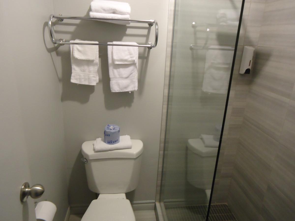Motel Le Rond Point Metabetchouan Dış mekan fotoğraf