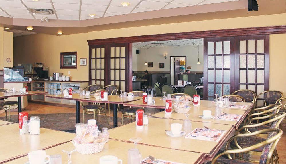 Motel Le Rond Point Metabetchouan Dış mekan fotoğraf