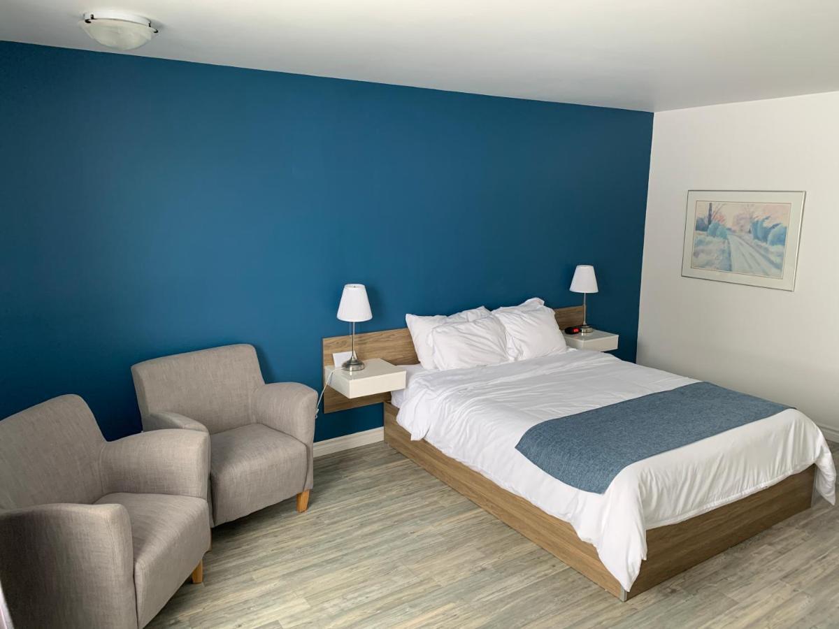 Motel Le Rond Point Metabetchouan Dış mekan fotoğraf